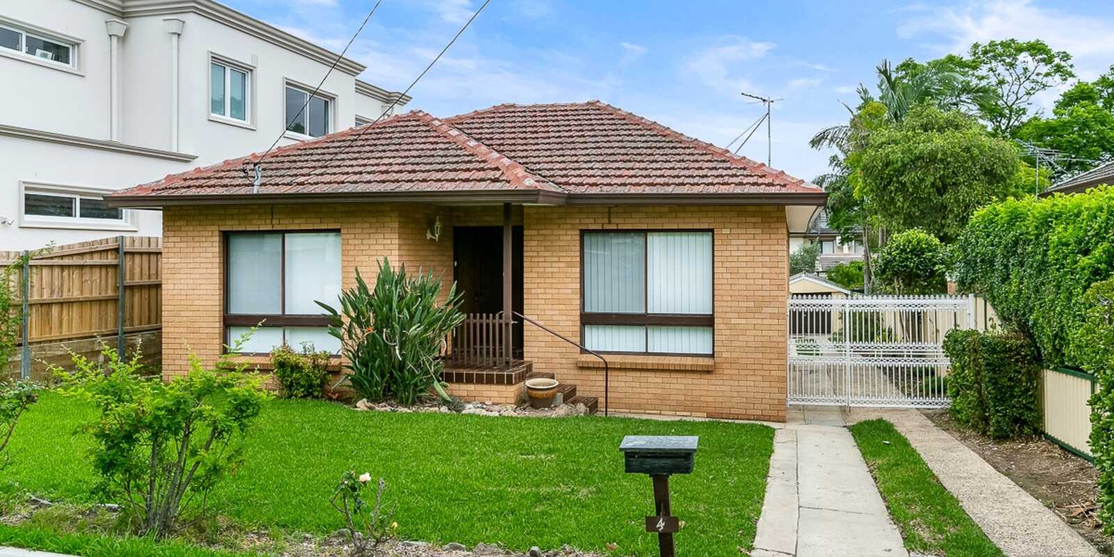 4 Weston  Avenue Narwee