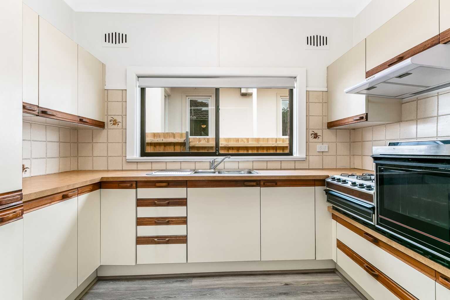 4 Weston  Avenue Narwee