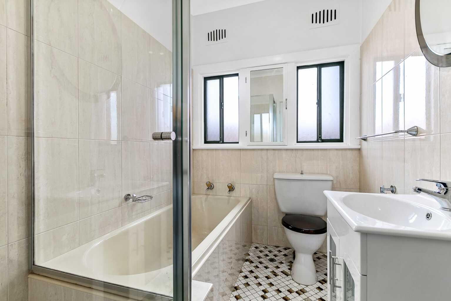 4 Weston  Avenue Narwee