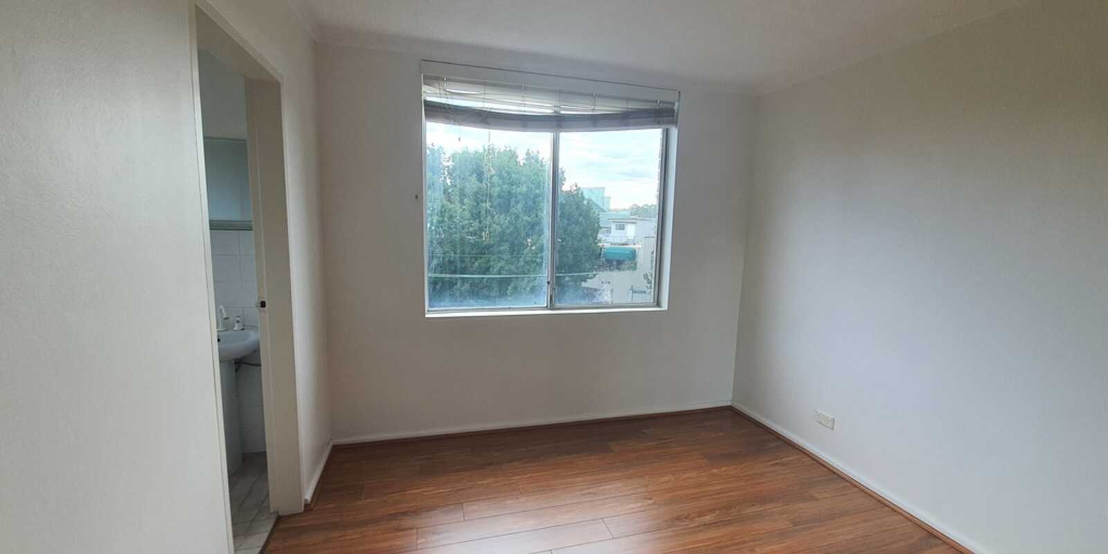 28/2-6 Brown Street Newtown