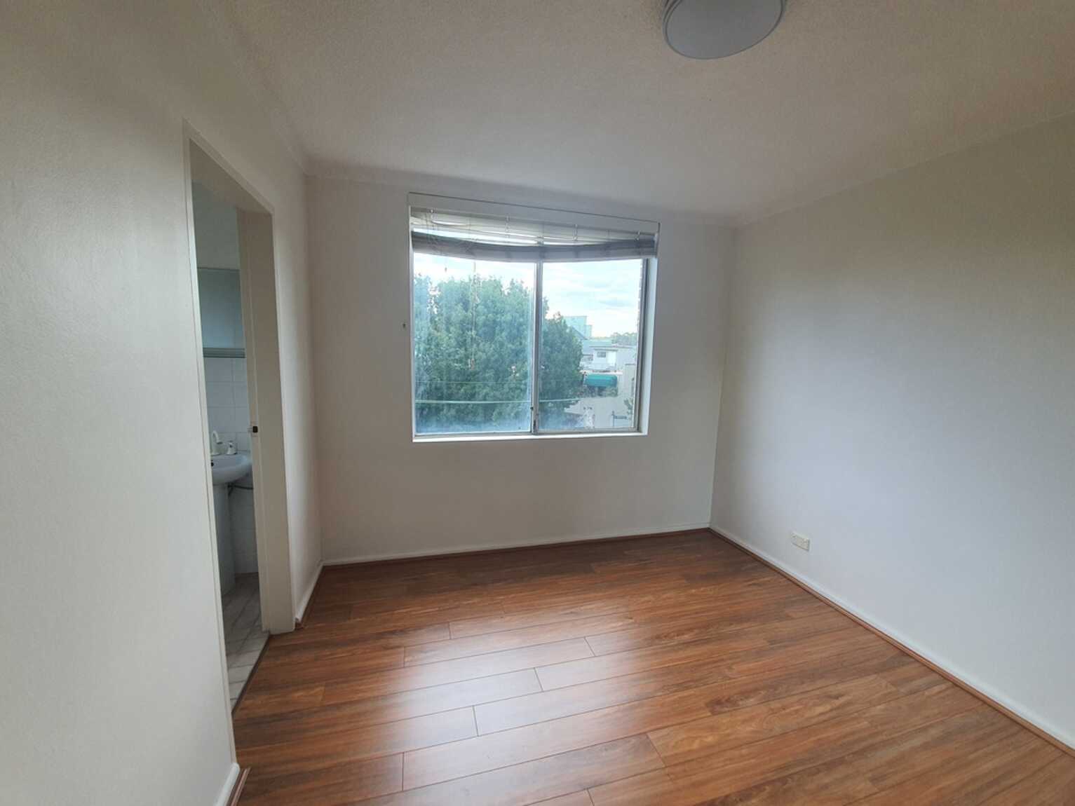 28/2-6 Brown Street Newtown