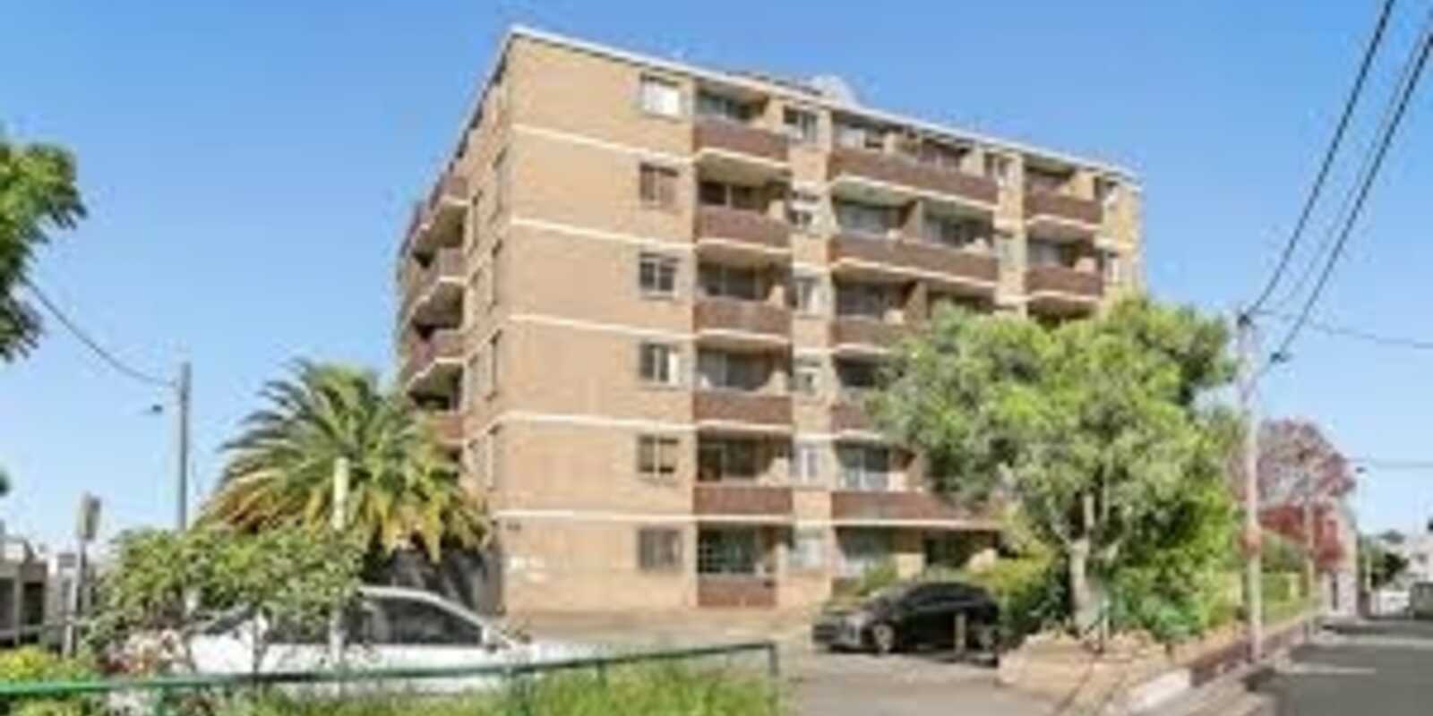 28/2-6 Brown Street Newtown