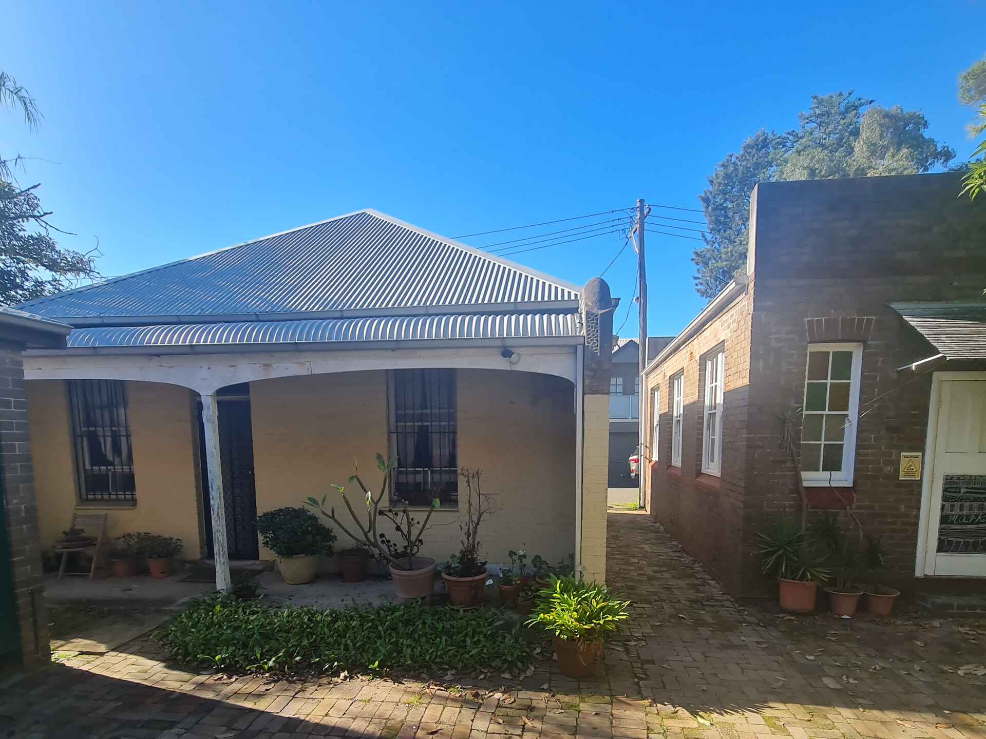 81A JOHNSTON Annandale