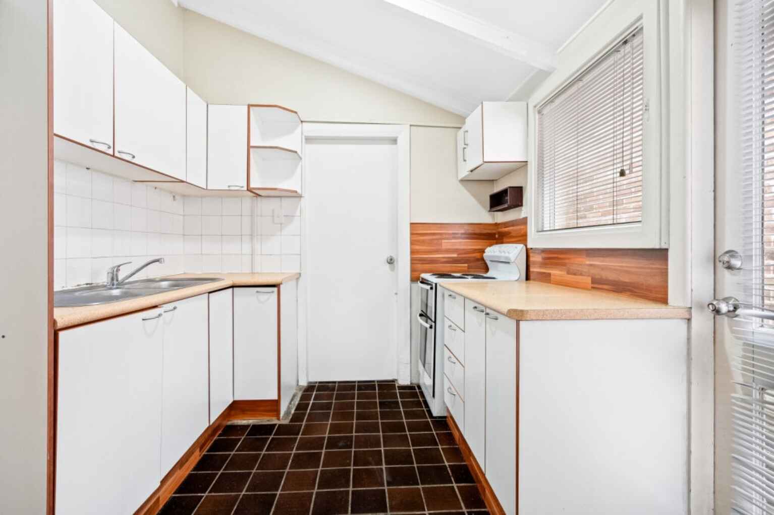 81 Garden Street Alexandria