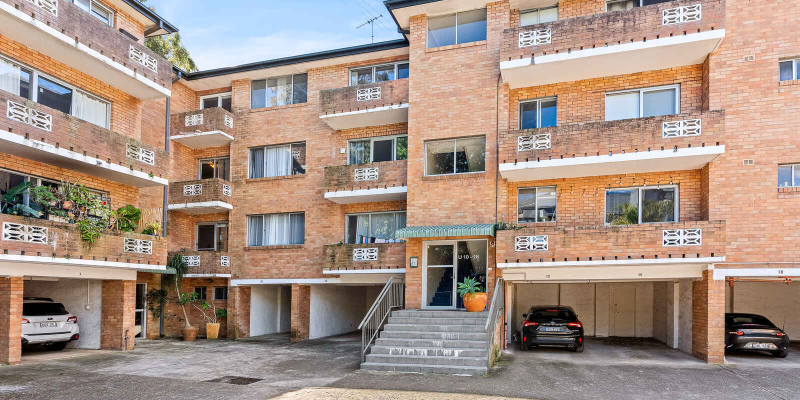 6/289 STANMORE ROAD Petersham