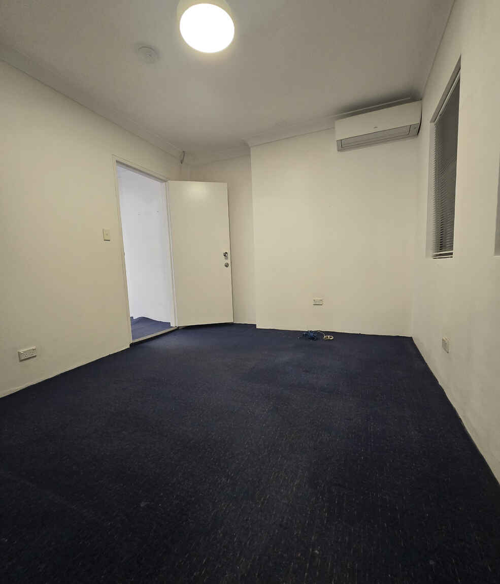 REAR LEVEL 1/214 KING STREET Newtown